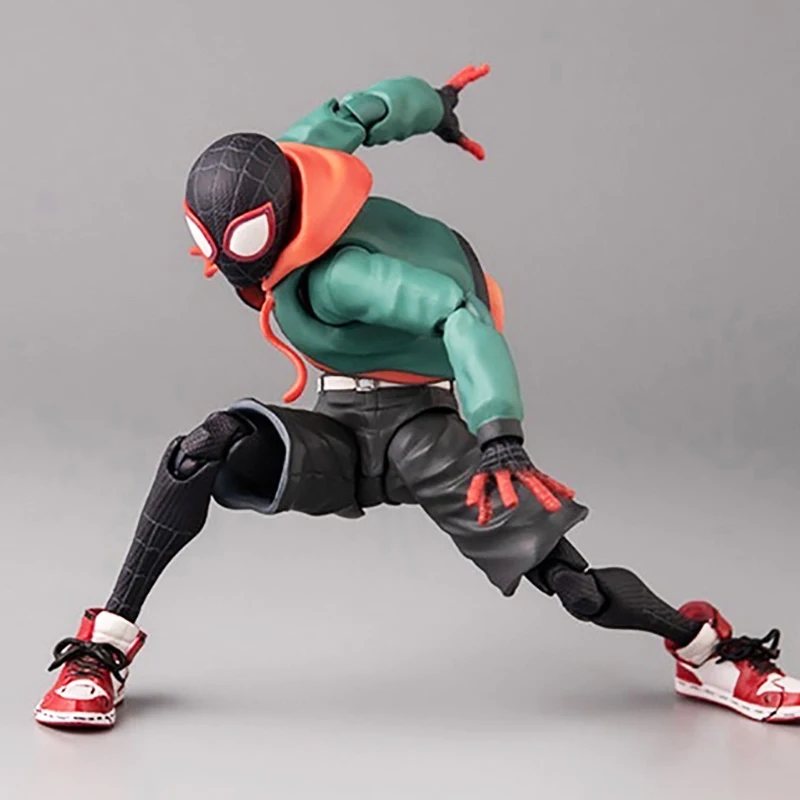 Action Figure Miles Morales Sp - Model Kit Thousand Sunny recension och pris