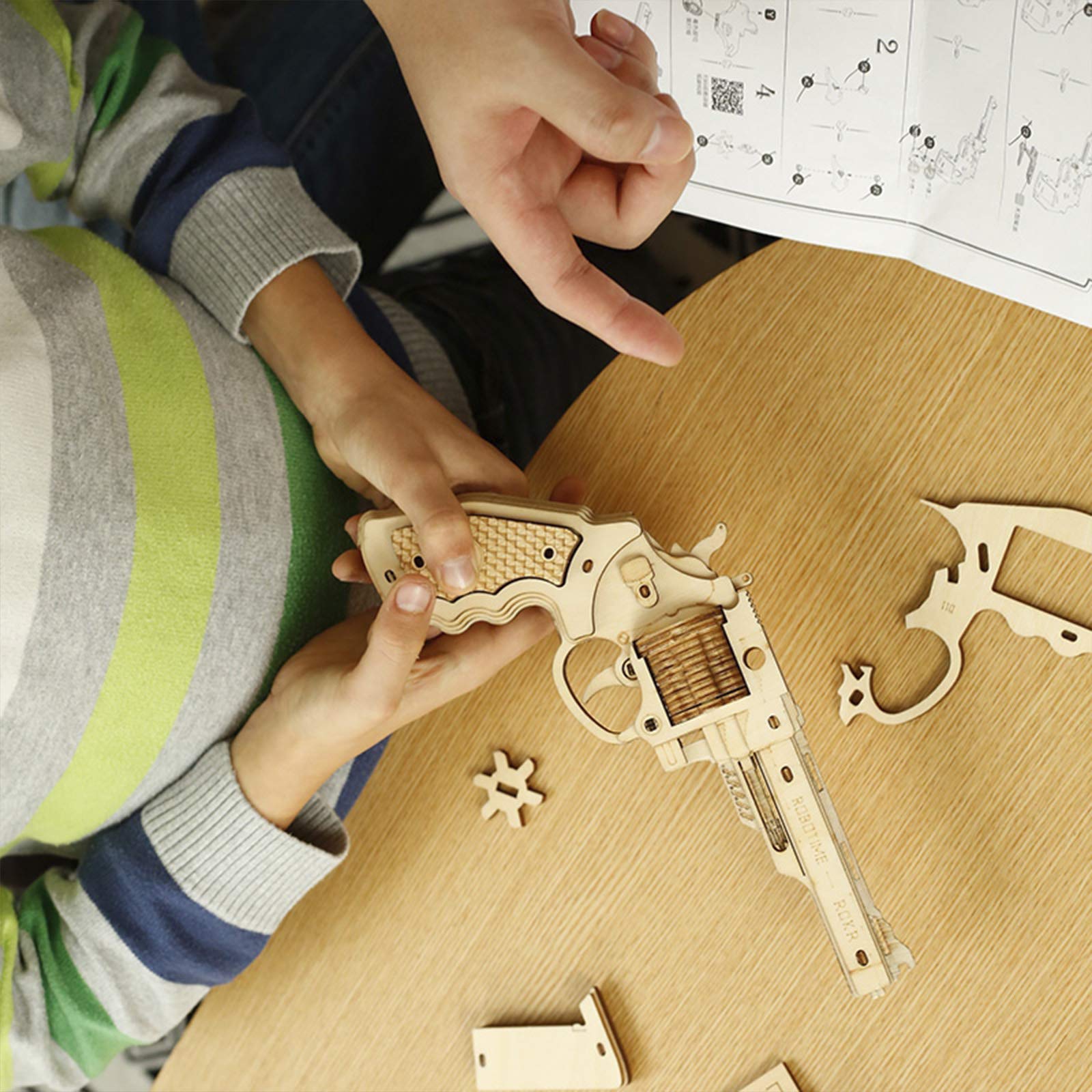 Robotime Rokr DIY Revolver,Sca - Model Kit Revolver recension och pris