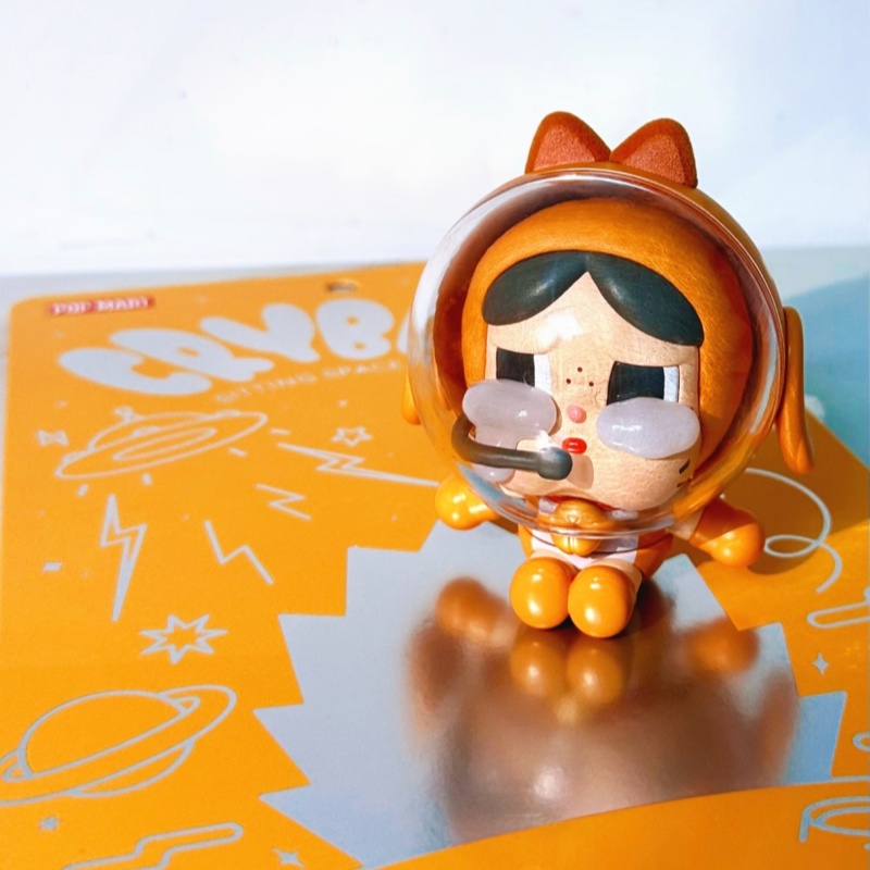 Genuine Popmart Crybaby Space  - Model Kit Figures recension och pris