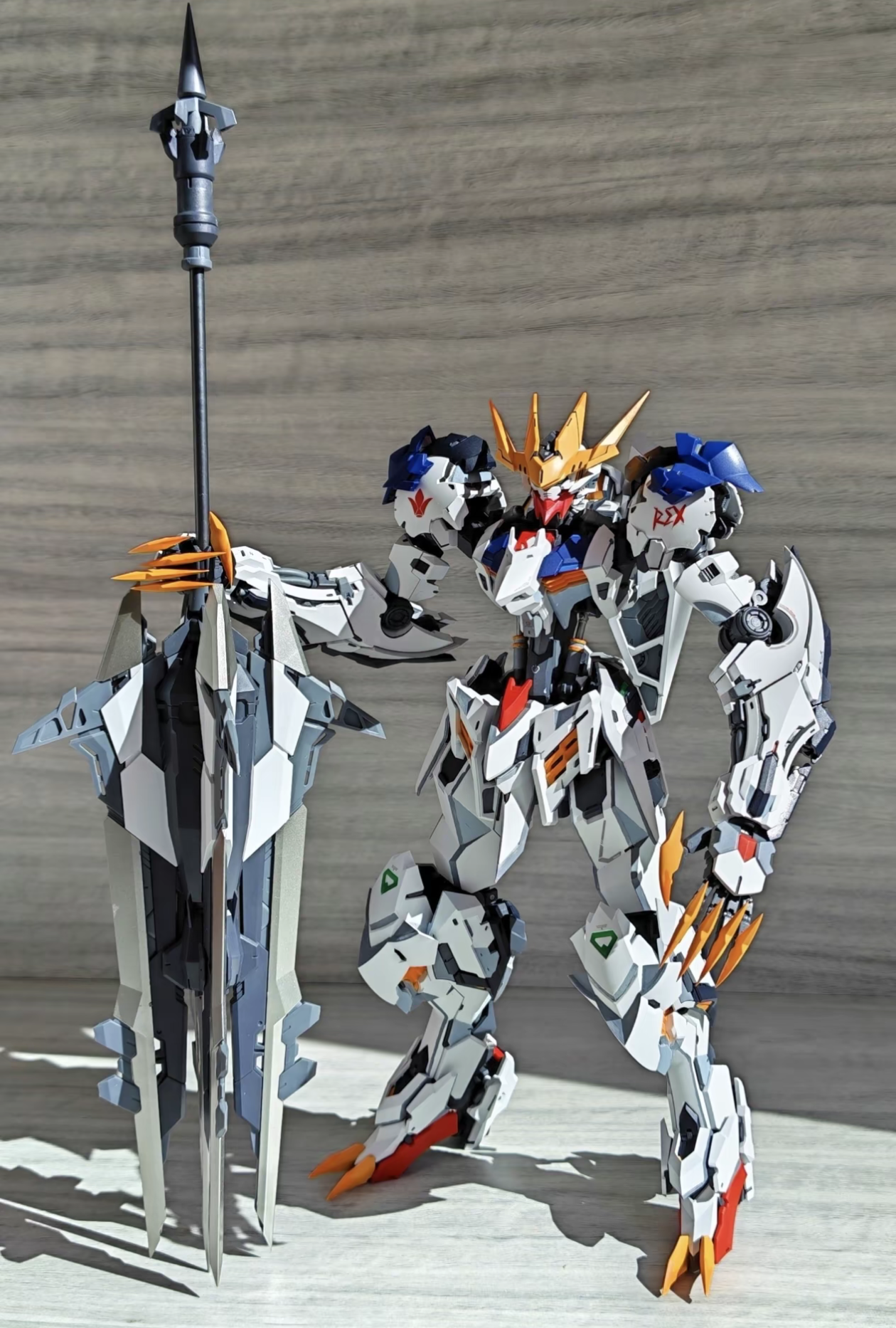 IN STOCK 1/100 LUNAVOR MG  XY- - Model Kit Gundam Barbatos recension och pris
